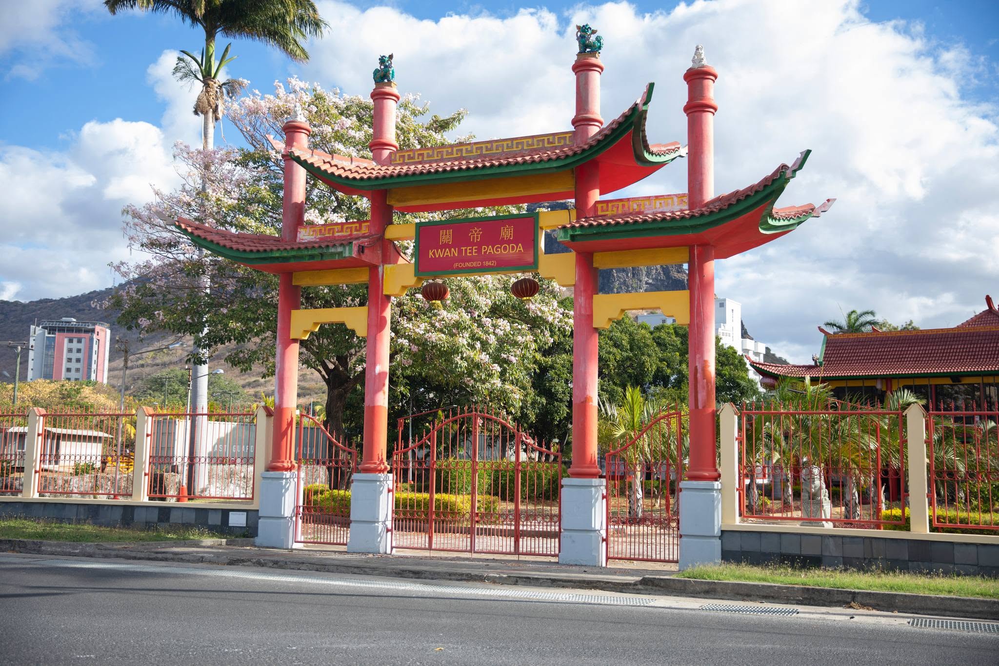 Kwan Tee Pagoda Les Salines